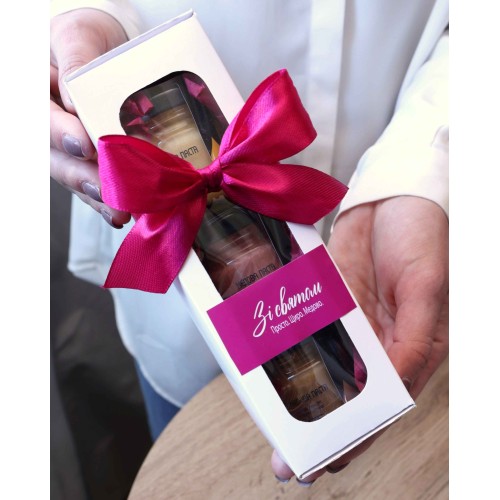 Набір з медовою пастою Peony Box (3×55 г) — подарунок жінці, мамі, коханій на День народження або інше свято Набір з медовою пастою Peony Box (3×55 г) — подарунок жінці, мамі, коханій на День народження або інше свято